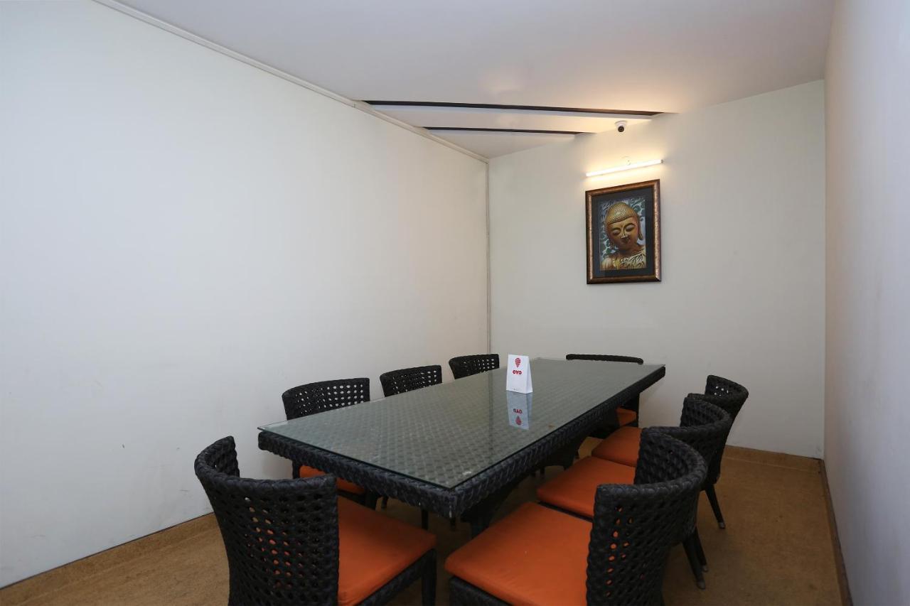 Capital O 1391 Hotel Pushpa Vilas Gáziábád Kültér fotó