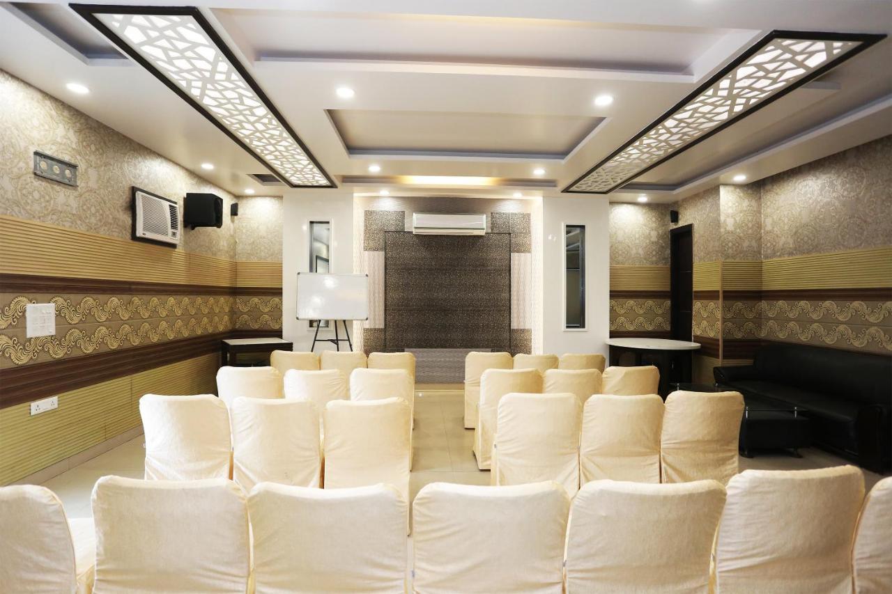 Capital O 1391 Hotel Pushpa Vilas Gáziábád Kültér fotó