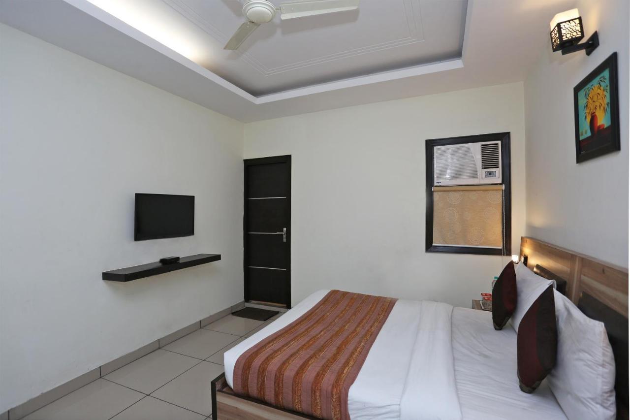 Capital O 1391 Hotel Pushpa Vilas Gáziábád Kültér fotó