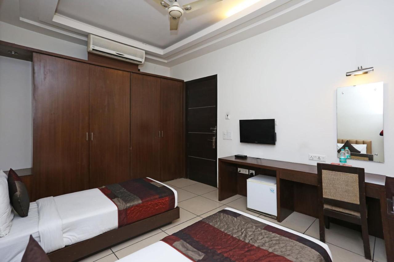 Capital O 1391 Hotel Pushpa Vilas Gáziábád Kültér fotó