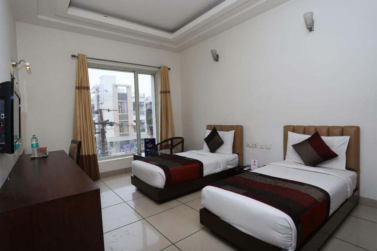 Capital O 1391 Hotel Pushpa Vilas Gáziábád Kültér fotó