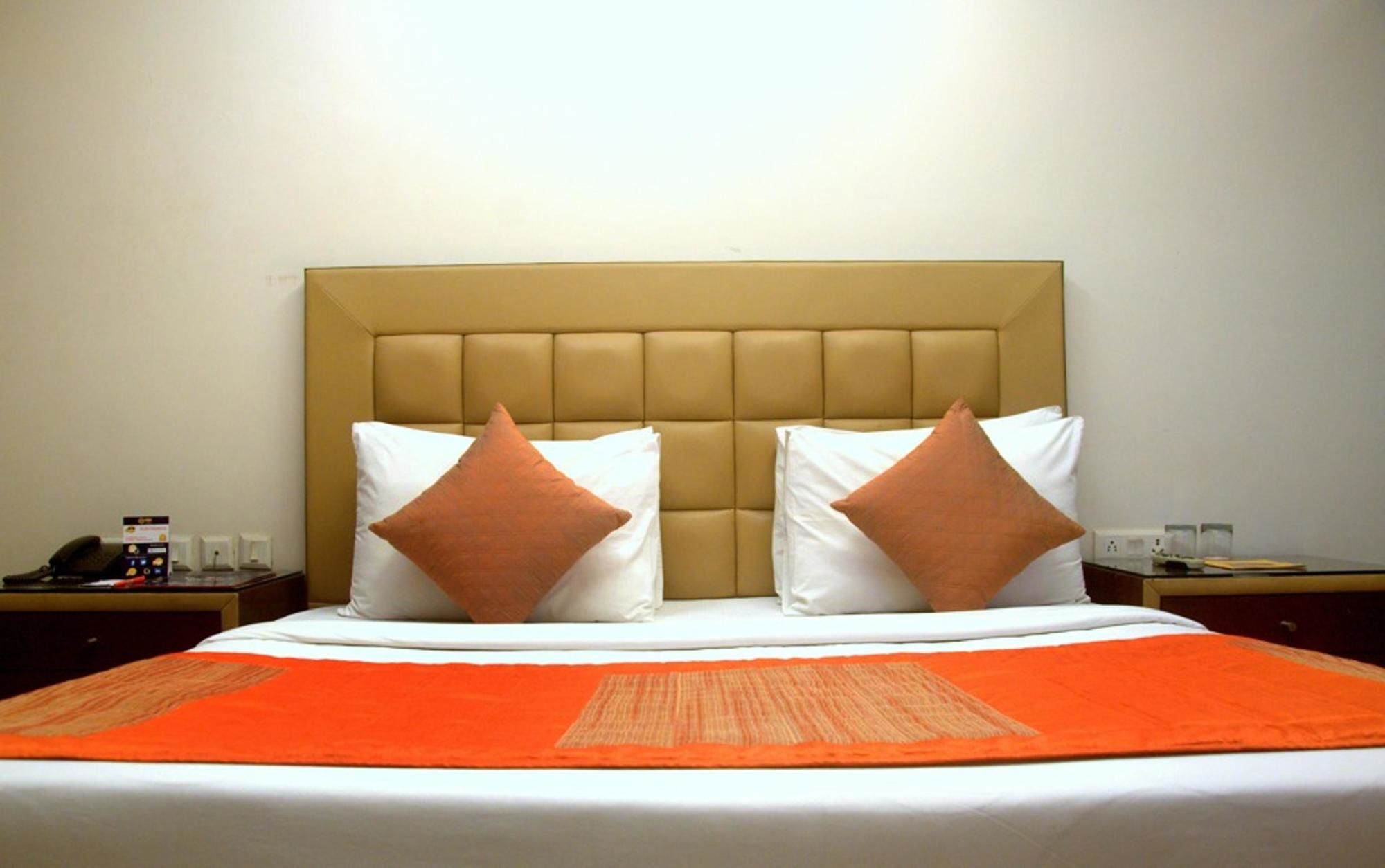 Capital O 1391 Hotel Pushpa Vilas Gáziábád Kültér fotó
